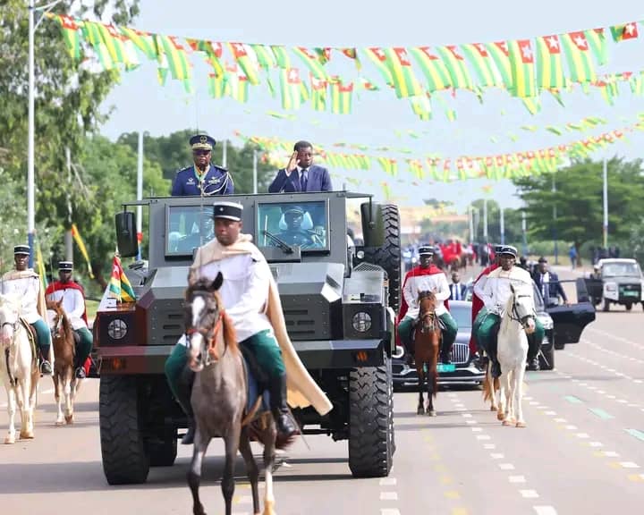 Samedi 27 avril 2024, le Togo a commémoré le 64ème anniversaire de son accession à la souveraineté internationale. Cette fête nationale historique, empreinte de solennité, a été présidée du côté de Lomé par le chef de l’Etat, Faure Essozimna Gnassingbé.